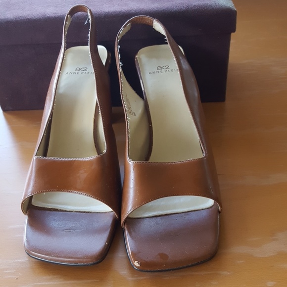 Shoes - Picture 1 of 7